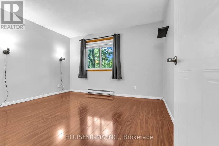 606 - 565 Greenfield Avenue — photo 9 of 26