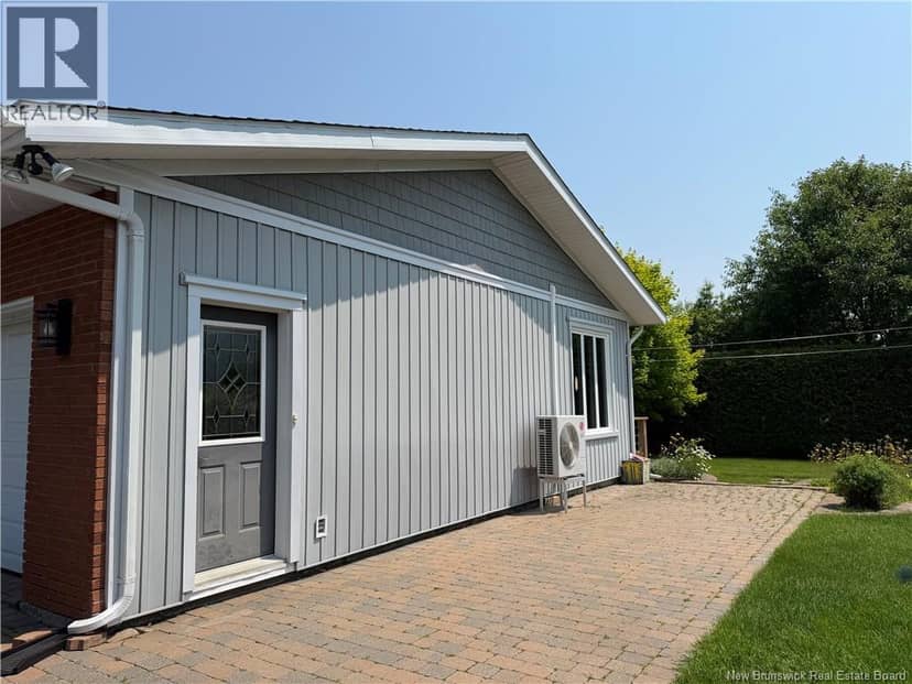 19 BOUCHER Street — photo 12 of 40