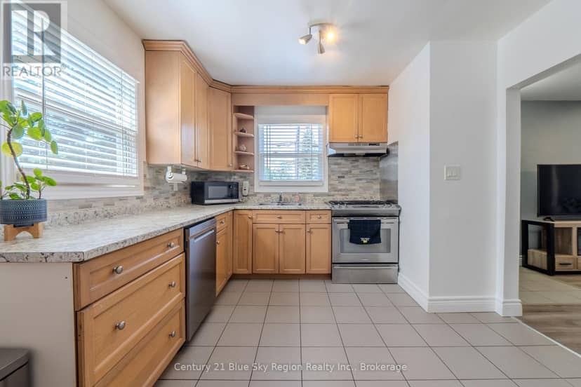 554 Lakeshore Drive — photo 15 of 40