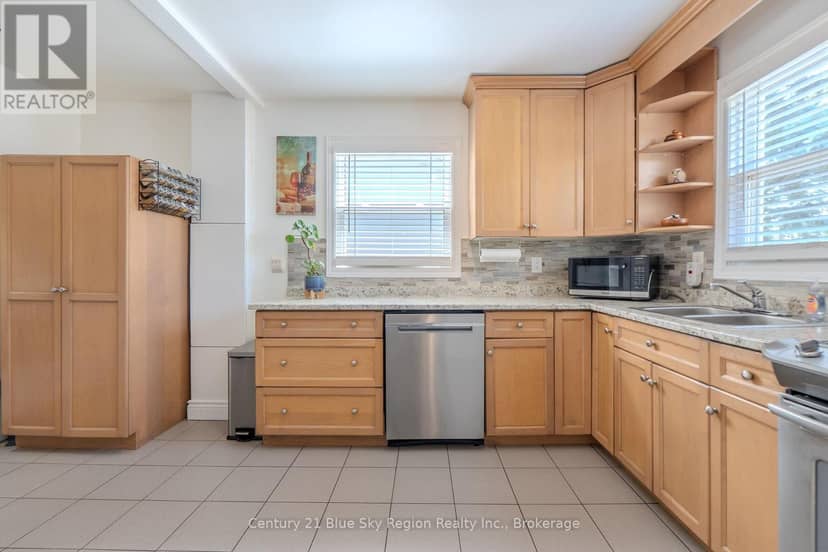 554 Lakeshore Drive — photo 16 of 40