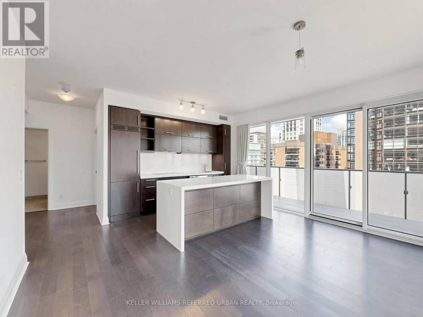 1710 - 1080 Bay Street — photo 5 of 20