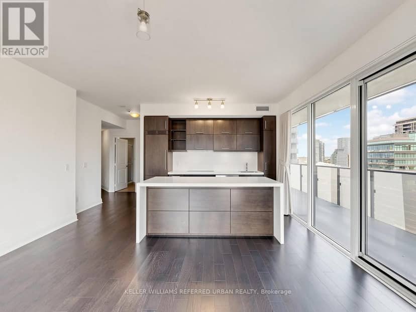 1710 - 1080 Bay Street — photo 6 of 20