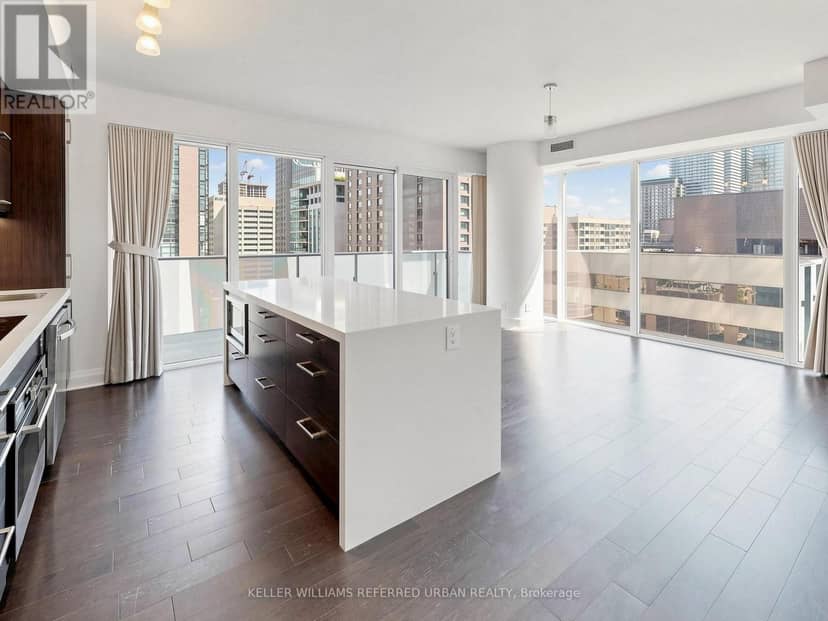 1710 - 1080 Bay Street — photo 7 of 20
