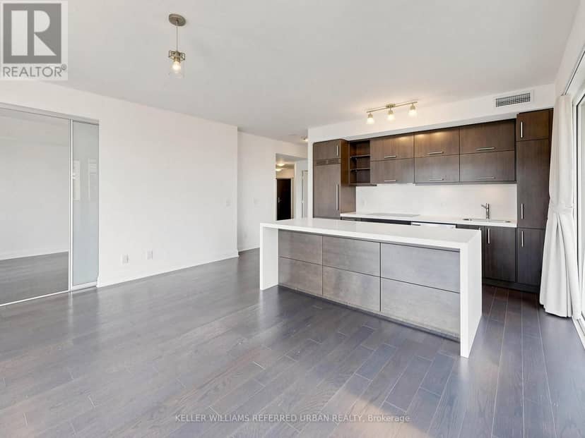 1710 - 1080 Bay Street — photo 8 of 20