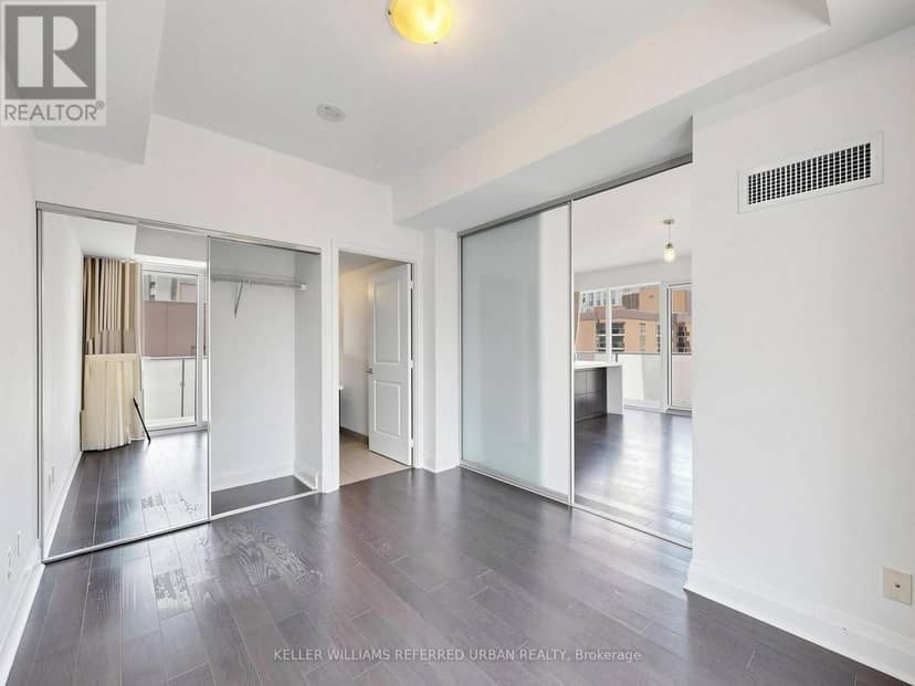 1710 - 1080 Bay Street — photo 9 of 20