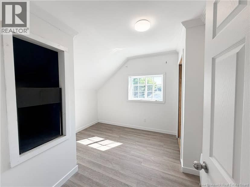 23 Sugarloaf Street — photo 20 of 24