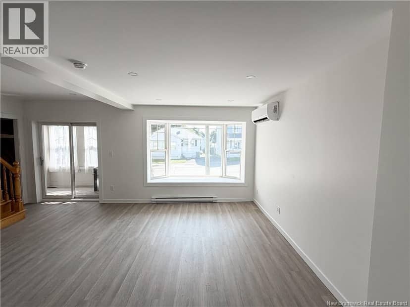 23 Sugarloaf Street — photo 15 of 24