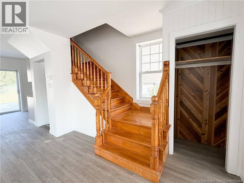23 Sugarloaf Street — photo 16 of 24
