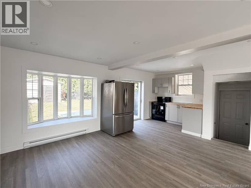 23 Sugarloaf Street — photo 9 of 24