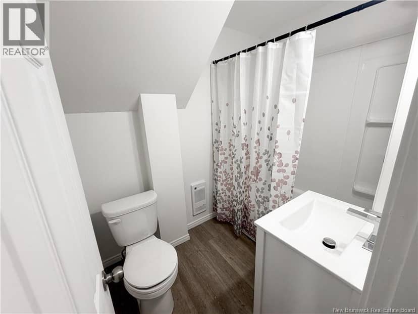 23 Sugarloaf Street — photo 19 of 24