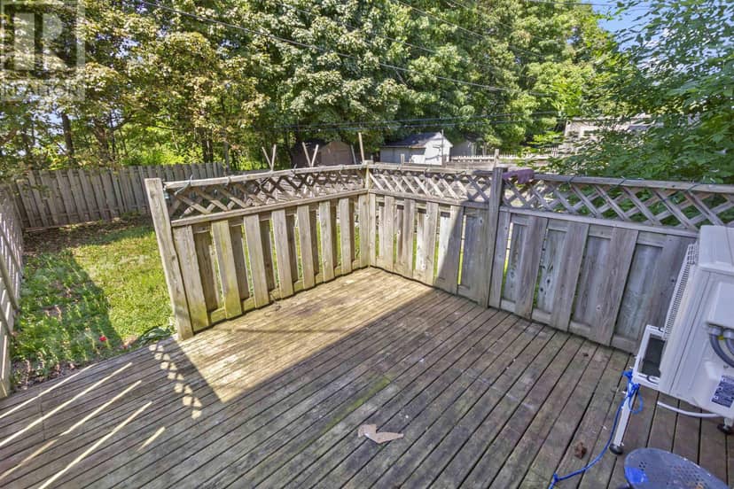 109 Westridge Crescent — photo 16 of 18