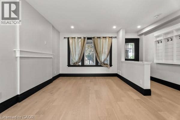 105 ROTHSAY Avenue — photo 12 of 40