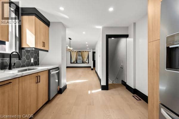 105 ROTHSAY Avenue — photo 15 of 40