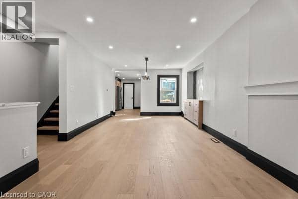 105 ROTHSAY Avenue — photo 9 of 40