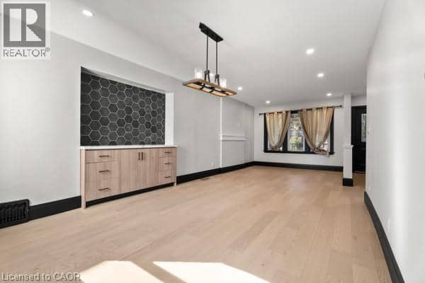 105 ROTHSAY Avenue — photo 10 of 40