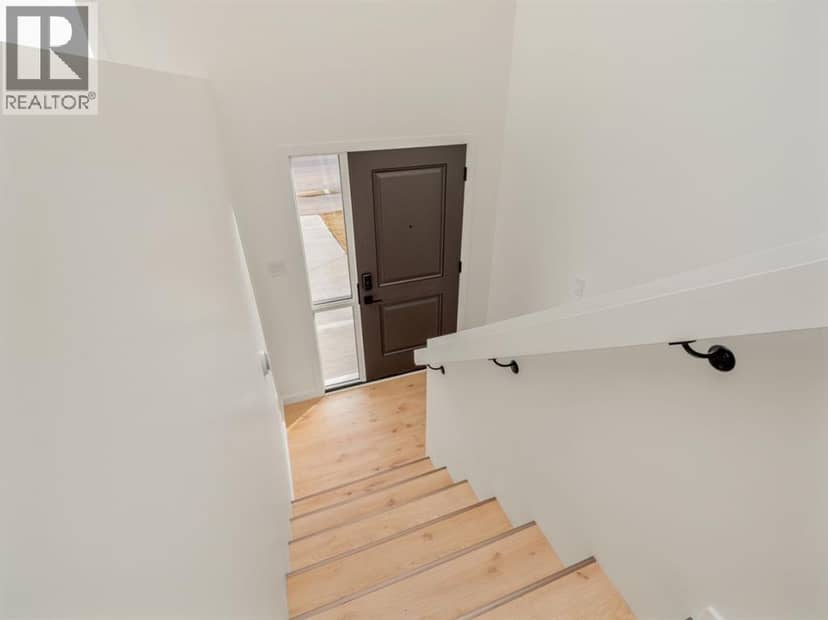 2914 47 Street S — photo 13 of 27