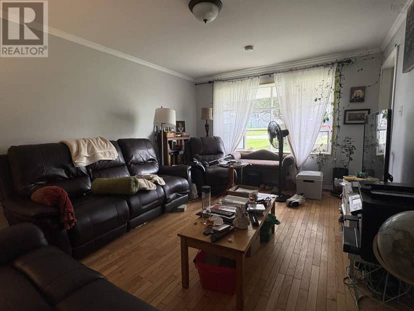 9 MacLaren Avenue — photo 10 of 19