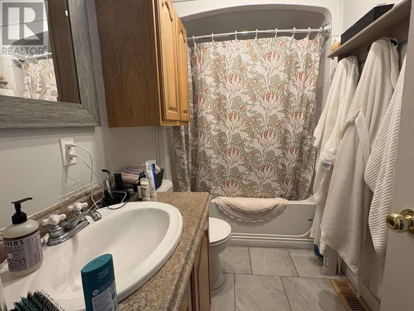 9 MacLaren Avenue — photo 14 of 19