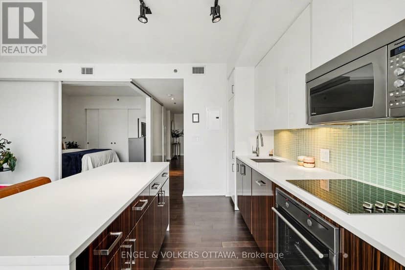 513 - 300 Lisgar Street — photo 15 of 30