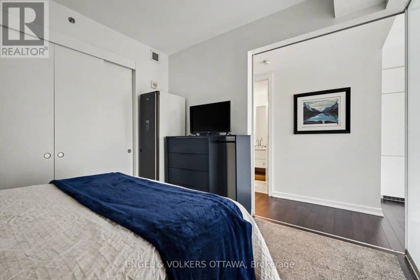 513 - 300 Lisgar Street — photo 19 of 30