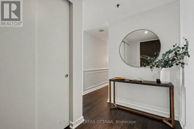 513 - 300 Lisgar Street — photo 5 of 30