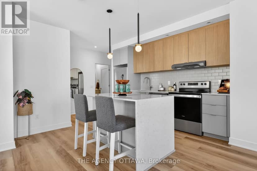 209 - 3085 Riverside Drive — photo 11 of 40
