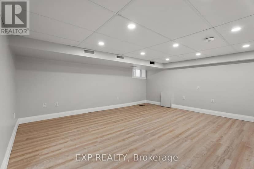 105 Rothsay Avenue — photo 27 of 37