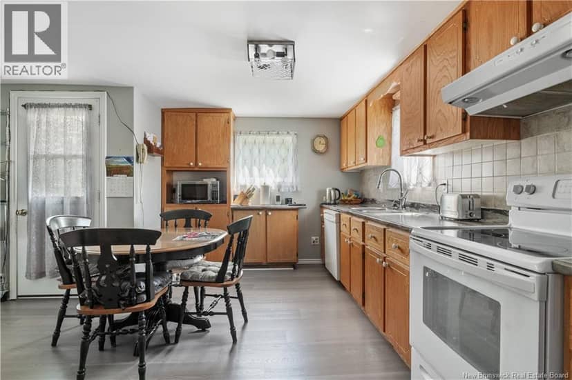 9 Albe Road — photo 10 of 31