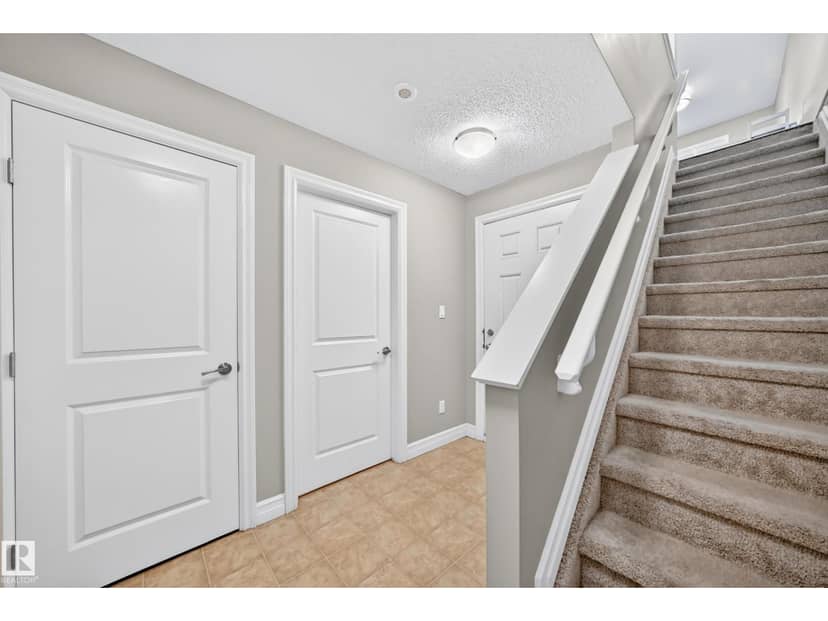 10 415 clareview Rd NW NW NW — photo 14 of 40