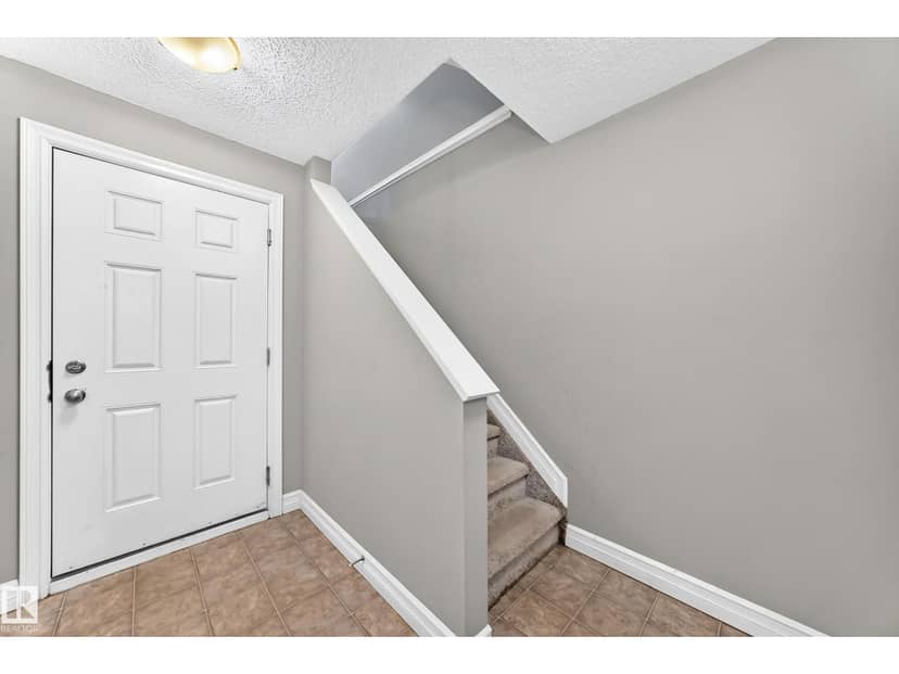 10 415 clareview Rd NW NW NW — photo 25 of 40