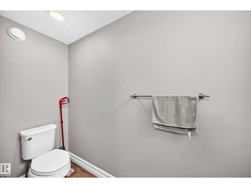 10 415 clareview Rd NW NW NW — photo 12 of 40