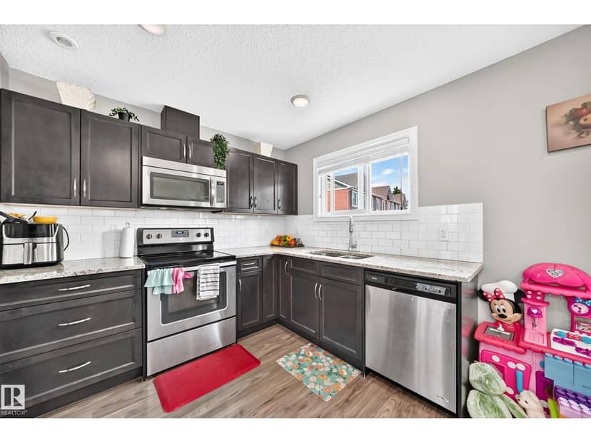 10 415 clareview Rd NW NW NW — photo 35 of 40