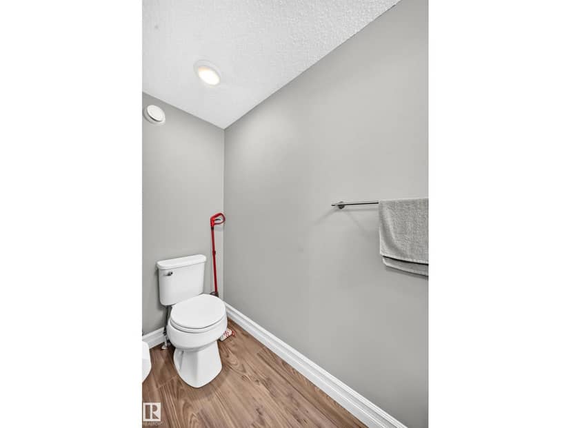 10 415 clareview Rd NW NW NW — photo 39 of 40