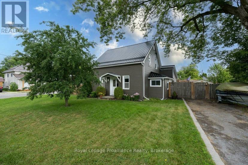 61 Pelham Street — photo 2 of 40