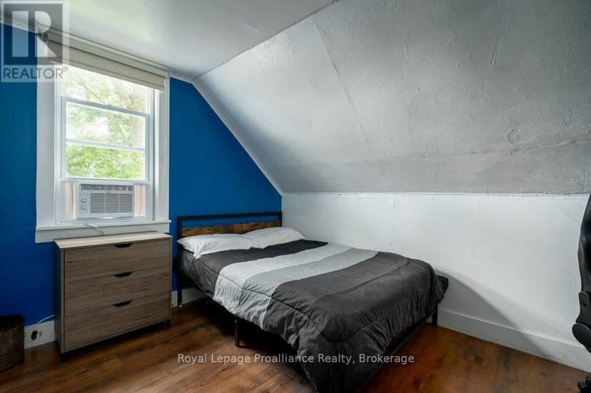 61 Pelham Street — photo 26 of 40