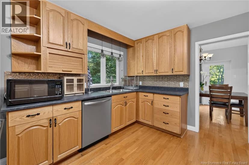 410 Densmore Street — photo 15 of 35