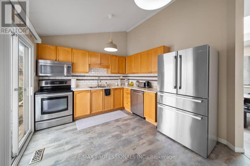 522 Trico Drive — photo 7 of 38