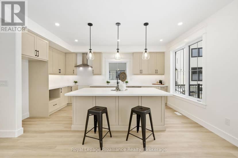 4 Hollingsworth Street — photo 16 of 40