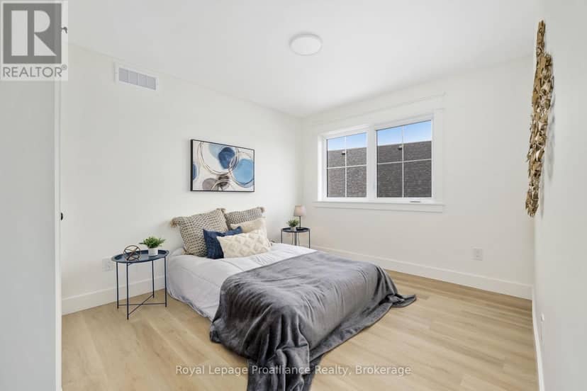 4 Hollingsworth Street — photo 33 of 40