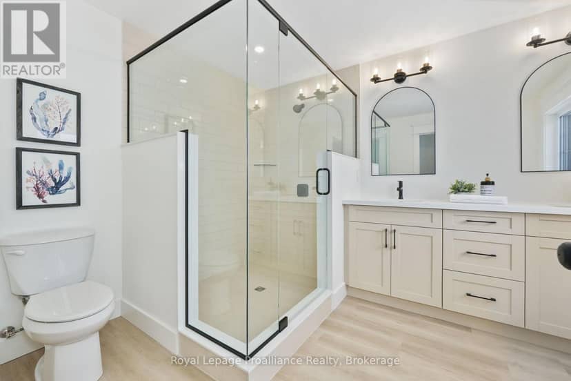 4 Hollingsworth Street — photo 39 of 40