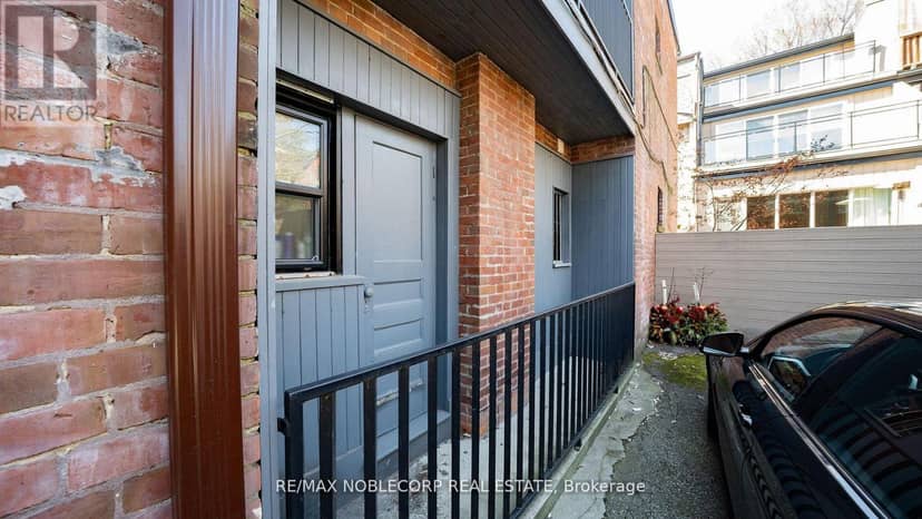 34 Winchester Street, Toronto, photo 4