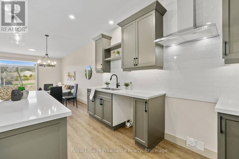29 Hollingsworth Street — photo 15 of 31