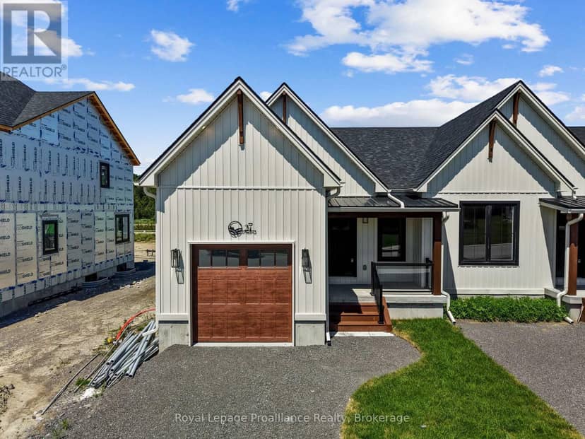27 Hollingsworth Street — photo 3 of 37