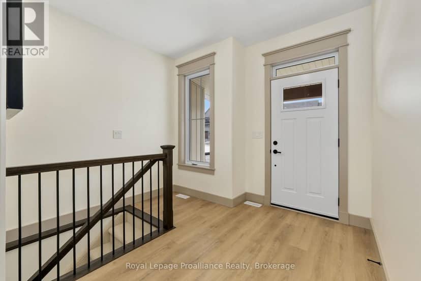 27 Hollingsworth Street — photo 6 of 37