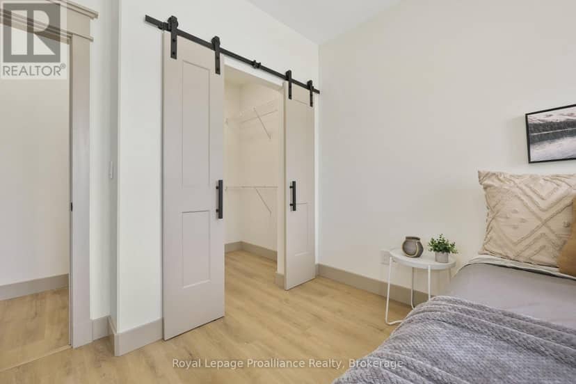 27 Hollingsworth Street — photo 31 of 37