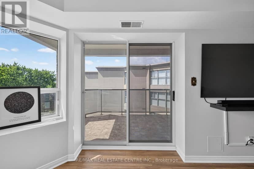 602 - 281 Bristol Street — photo 10 of 40