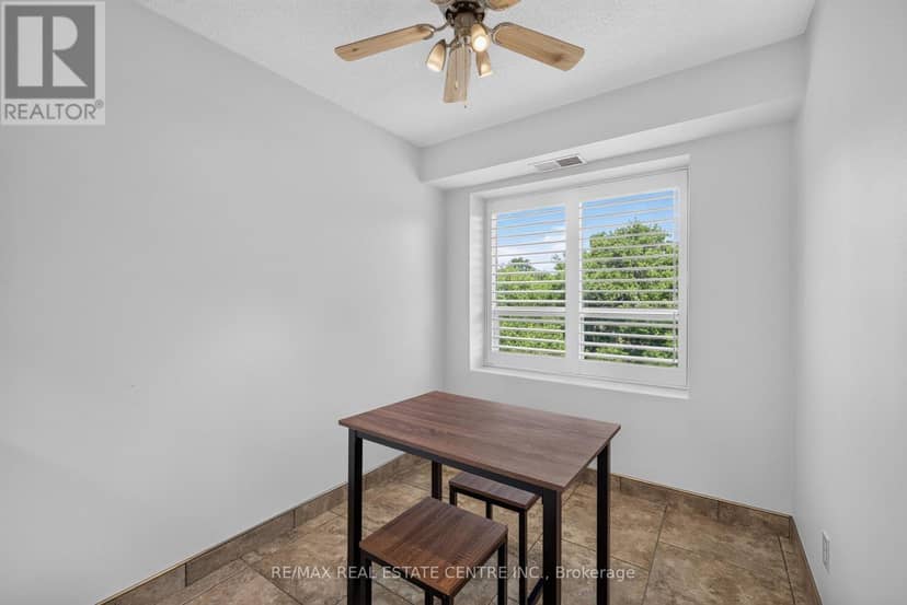 602 - 281 Bristol Street — photo 19 of 40