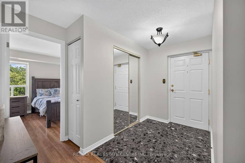 602 - 281 Bristol Street — photo 3 of 40