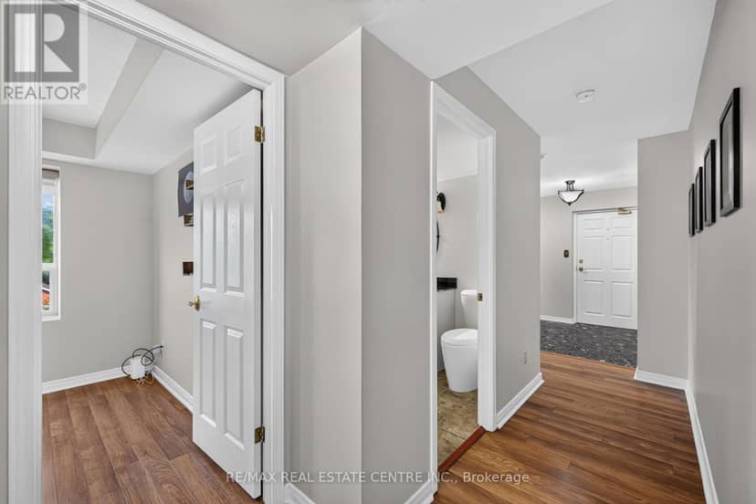 602 - 281 Bristol Street — photo 5 of 40