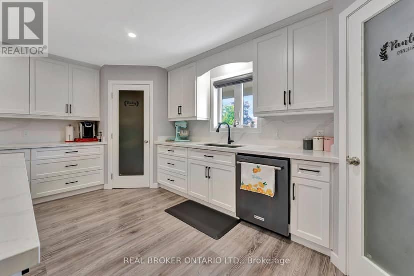 12 Albert Street — photo 11 of 40